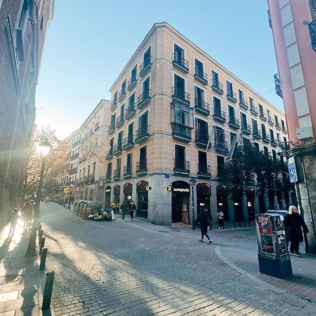 Adventure Hostel Madrid Eksteriør billede