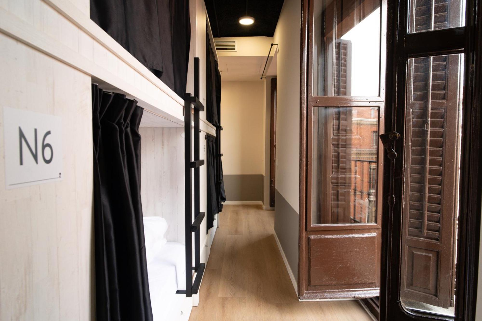 Adventure Hostel Madrid Eksteriør billede
